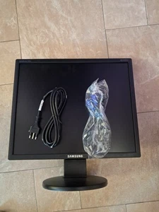 Monitor Samsung SyncMaster 943N 18,5” - Bild 1 von 3
