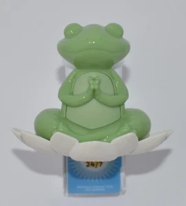 BATH & BODY WORKS YOGA FROG FLOWER LIGHT UP WALLFLOWER FRAGRANCE PLUG IN HOLDER - Picture 1 of 5