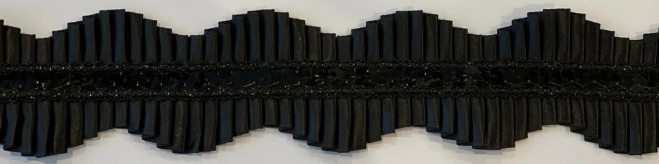 6 Yardas 1&1/2" Negro Satinado Festoneado Tela Plisada Ribete Lentejuelas Centro  Foto 1 de 1