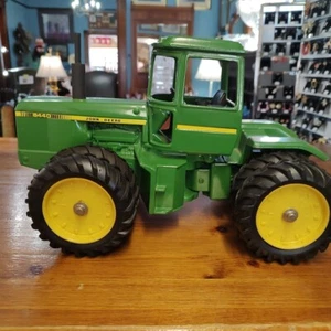 Vtg Ertl 1/16 John Deere 8440 Articulating 4WD Tractor Stock #597 GUC - Picture 1 of 10