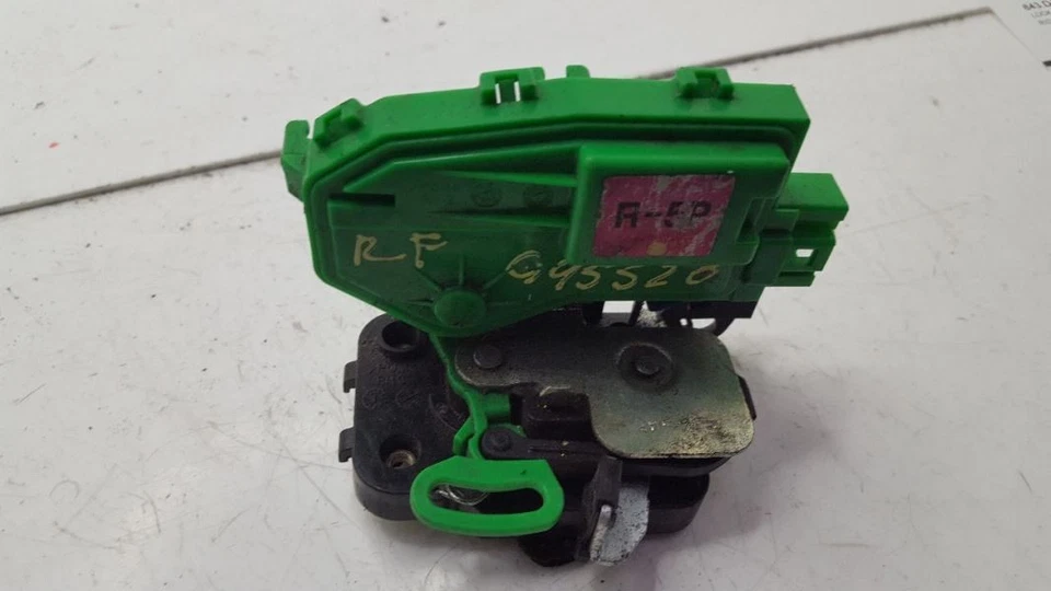 Actuador de bloqueo de puerta pasajero delantero derecho Hyundai Accent 2014 Foto 1 de 4