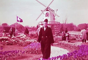 Vintage Kodak Ready Mount Slide, Man in Traditional Dutch Dress, Windmill - Bild 1 von 1