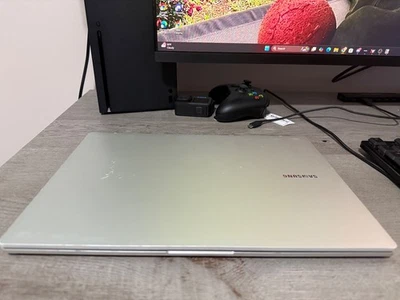 Samsung Galaxy Book Go 14" (128GB SSD, Qualcomm Snapdragon 7c, 2.5GHz, 4GB RAM) Foto 1 de 4