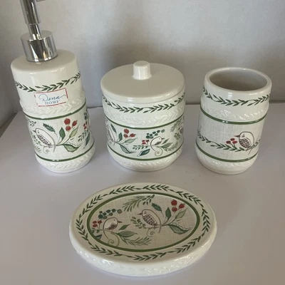 Dena Home Evergreen Vacaciones Navidad Accesorios de Baño Hoja de Acebo Pájaro Set Foto 1 de 4
