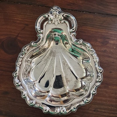 Plato de caramelo/baratija plateado International Silver Co. forma de concha vintage Foto 1 de 3