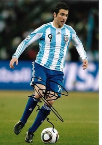 Foto autógrafa firmada por Gonzalo Higuaín 12x8 Real Madrid, AC Milan y Juventus certificado de autenticidad - Imagen 1 de 1