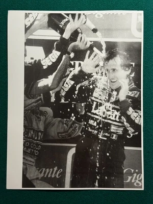 ALAIN PROST 1993 WILLIAMS F1 ORIGINAL PERIOD PRESS PHOTO (10245) - Image 1 of 2