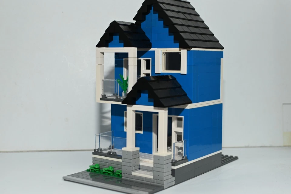 Casa de Ladrillos Azul Modular Ciudad Modelo Personalizado Construido con Ladrillos Foto 1 de 4
