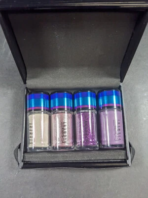 MAC IRRESISTIBLY CHARMING GLITTERS AND PIGMENTS/PURPLE (D75)-NEW IN PLASTIC CASE - Image 1 of 3