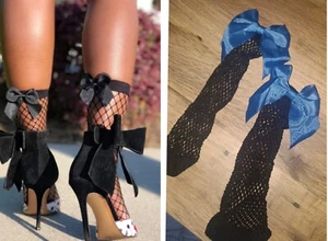 SUPER CUTE Black Fishnet Socks medium holes big Navy Blue bow UK Fast Post BNWT - Foto 1 di 5