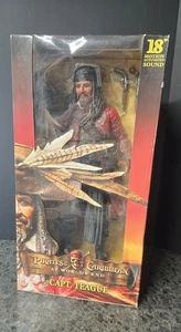 (NUEVO EN CAJA) Piratas del Caribe en el fin del mundo, Cap. Figura Teague 18" con sonido - Imagen 1 de 8