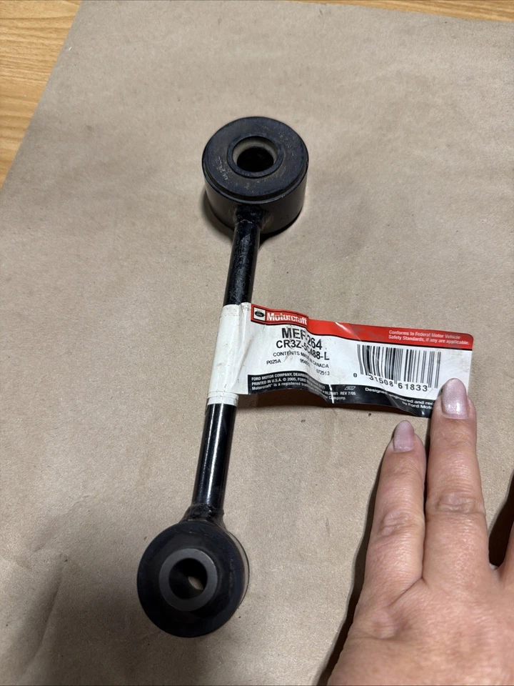 Ford CR3Z-5C488-Q Link - Barra estabilizadora 2012-2014 Ford Mustang MEF-264 - Imagem 1 de 4