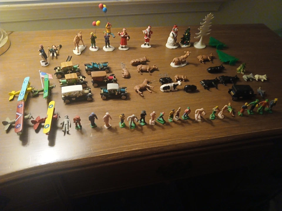 Lote de Juguetes Vintage Cracker Jack Años 40 Lemax Navidad Caballos Vacas Coches Foto 1 de 4