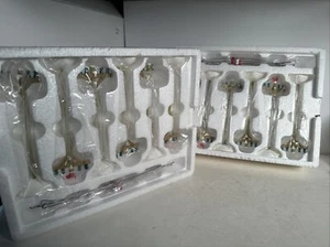 Dept 56 Village 2 - Telefonmasten #52656 6er Set mit Kabeln & Vögeln - Bild 1 von 7