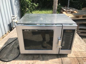 Horno de microondas comercial Amana de acero inoxidable- RCS10DSE