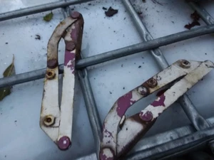 1974 Mk1 Ford Escort 2door Pair Bonnet Hinges - Picture 1 of 2