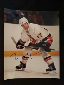 Signed Michael Peca 8x10 Photo AUTOGRAPH NHL New York Islanders AUTO - Picture 1 of 1