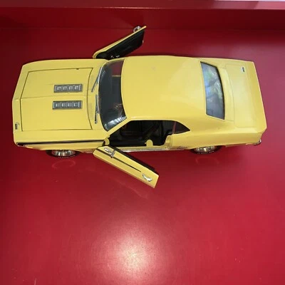 ERTL American Muscle 1969 Yellow Chevy Camaro SS 1:18  Diecast Car Racing Stripe - Image 1 of 4