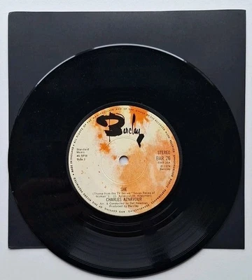 Charles Aznavour "She" 1974 Barclay Records Original UK 7"Single 🇬🇧 Foto 1 de 3