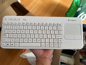 Logitech K400 Wireless Keyboard with Touchpad White - Picture 1 of 3