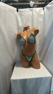 COMPETITION Npc Smaragdgrüner Figur ANZUG 34c CUP KLEINER UNTERTEIL Handarbeit - Bild 1 von 7