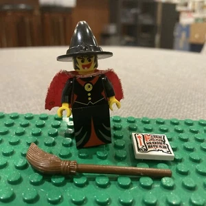 LEGO Witch Minifigure - 6097 6087 6037 Castle Fright Nights - Magic Manor Lot 2 - Picture 1 of 3