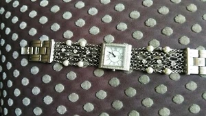 Original Guess Damenuhr mit eckigem Zifferblatt  - Bild 1 von 2