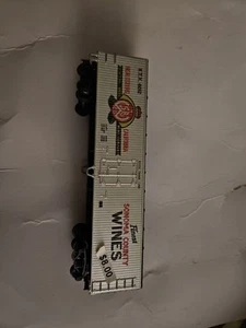 ROCO Wine Reefer HO Gauge Train Used - Picture 1 of 4