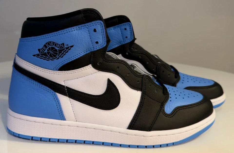 NIKE Air Jordan 1 Retro OG High UNC Toe US11/EUR45 NEU MIT KARTON - Bild 1 von 4