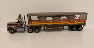 1989 Winross Truck M&R Grains, Inc. Roasted Soybeans, Cargo toolbox Clear sides
