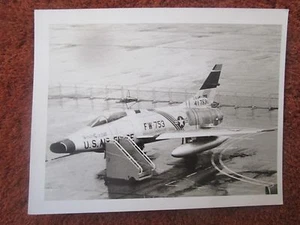 PHOTO AVION AIRCRAFT FLUGZEUG NORTH AMERICAN F-100C SUPER SABRE FW-753 USAF  - Picture 1 of 1