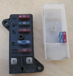 SUZUKI GSX 1100 TYP GU71BD SICHERUNGSKASTEN FUSE BOX POWERSOURCE TERMINAL - Picture 1 of 4