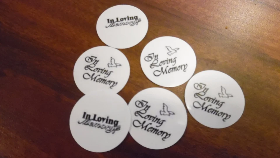 ¡Imágenes precortadas de tapa de botella de una pulgada! In Loving Memory - Impresión negra envío gratuito Foto 1 de 1