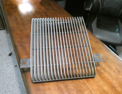 Oldsmobile Cutlass Supreme 1973 parrilla delantera derecha 414670 Foto 1 de 4