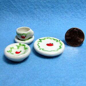Ensemble de vaisselle miniature maison de poupée - 4 pièces de vaisselle, bol et tasse design pomme fabriqués à la main