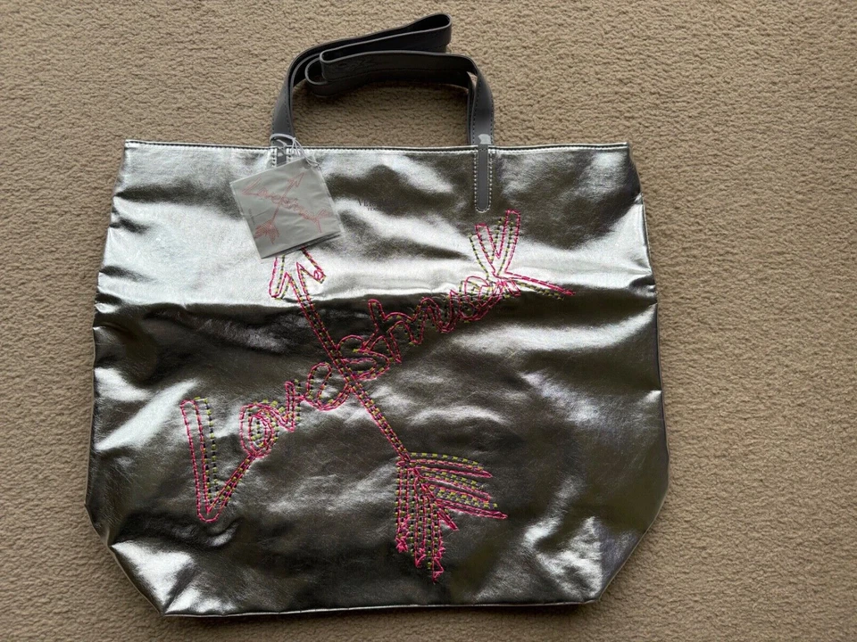 BNWT VERA WANG SILVER & RED EMBROIDERED "LOVESTRUCK" TOTE BAG!! - Image 1 of 4