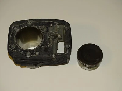 SUZUKI VL 1500 INTRUDER CILINDRO CON PISTÓN TRASERO Foto 1 de 4