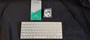 Apple Magic Keyboard - White - Picture 1 of 5
