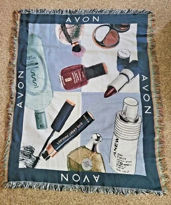AVON ~56"x44" Tapiz Tiro~ Colgante de Pared~Manta con Flecos~ "Tema de Maquillaje" Foto 1 de 4