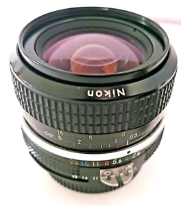 Lente Nikon NIKKOR 28 mm F/2,8 Ai No. 401886 Excelente - Imagen 1 de 7
