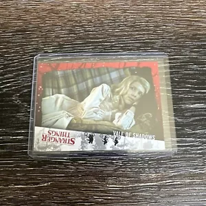2019 Topps Stranger Things Sottosopra Vale Of Shadows Rosso #22 25/50 Eleven - Foto 1 di 6