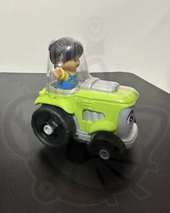 Fisher-Price Little People Tractor (Toy Figurine Kids Farm Vehicle) - Picture 1 of 7