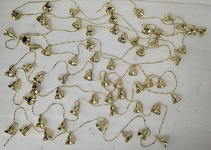 Vintage Weihnachten Bradford Brite Gold Kunststoff Glocke Girlande 12 Fuß Stränge 32 Glocken EA - Bild 1 von 5