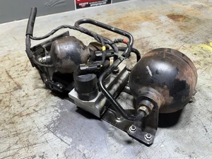 03-11 Bomba de suspensión bloque de válvula hidráulica trasera Mercedes R230 SL500 SL600 OEM - Imagen 1 de 12