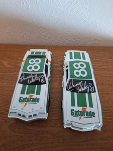 Darrell Waltrip Gatorade 1977 Olds & 1980 Chevrolet 1/24 Bank Set Autographed - Picture 1 of 7