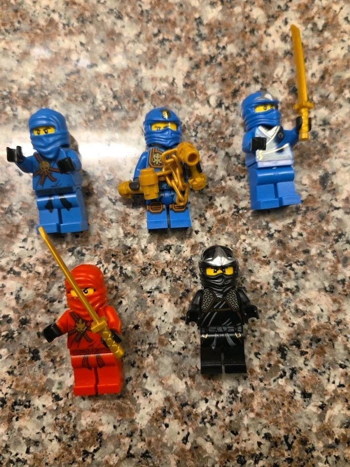 Lego Ninjago Minifiguras Lote 5, Armas Doradas Foto 1 de 4