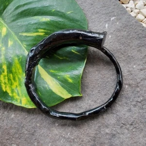 Exotic Indonesian Black Akar Bahar Bracelet Genuine Coral Bangle #258 - Imagen 1 de 6