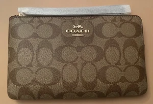 Coach Handgelenktasche mit großem Eckreißverschluss in charakteristischem Canvas khaki, neu mit Etikett! - Bild 1 von 5