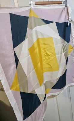 Bufanda de seda Lacoste Chenaie Mimosa amarillo azul rosa blanco  Foto 1 de 4