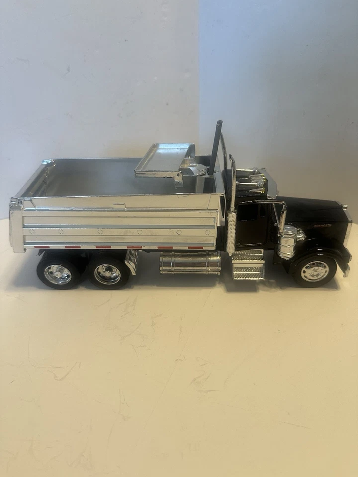 Camión de volteo Kenworth Ch usado Ray 1/32 nuevo, sin embalaje Foto 1 de 4